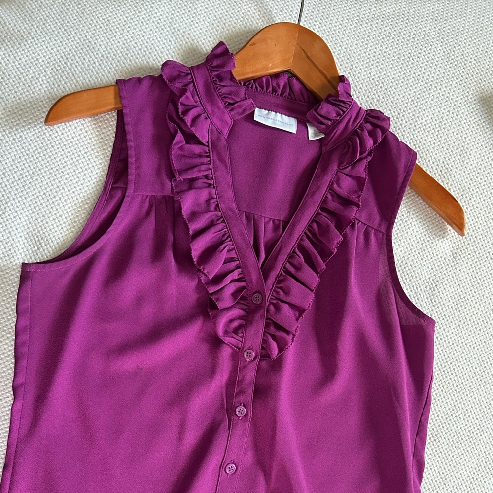 Sleeveless Ruffle Blouse - Picture 5 of 5